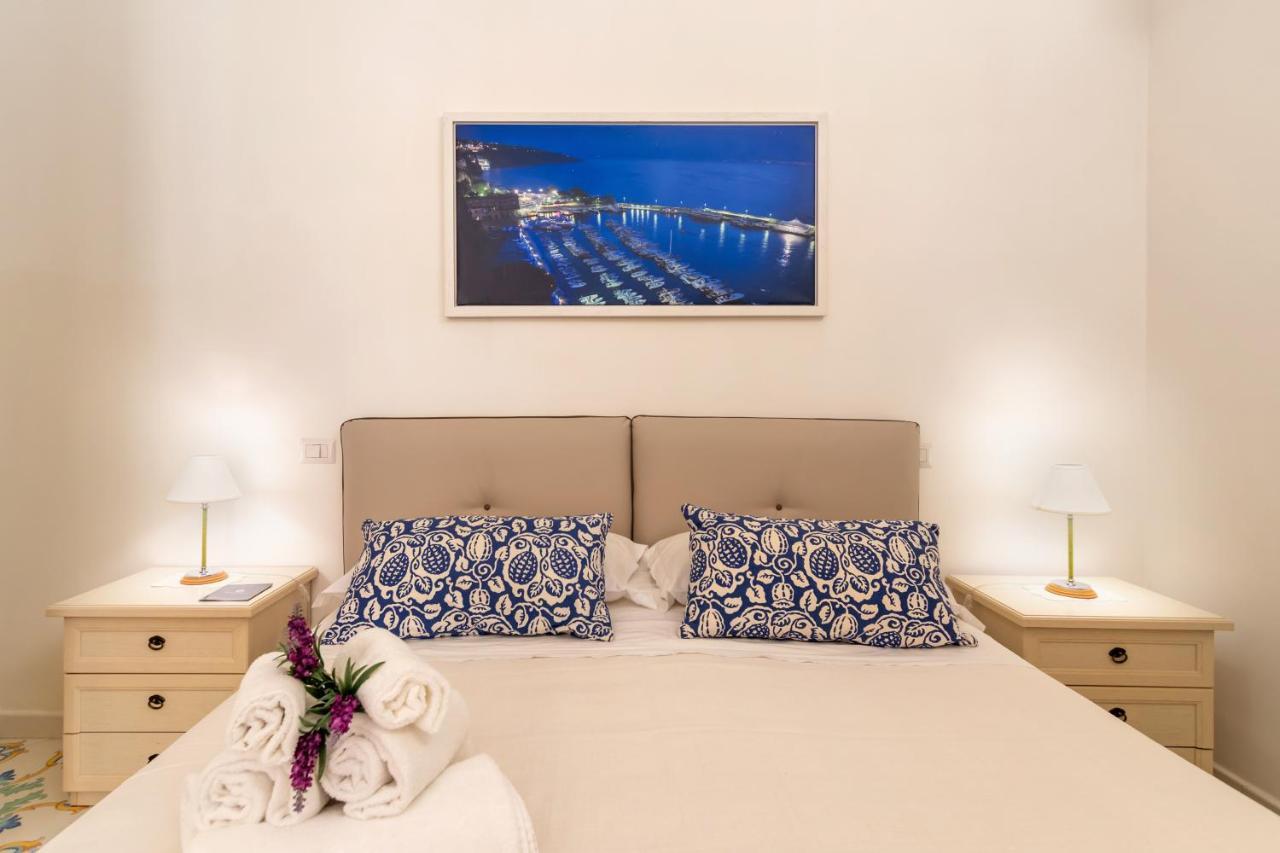 Comfy Apt 4 Sleeps Right In The Centre Sorrento Kültér fotó
